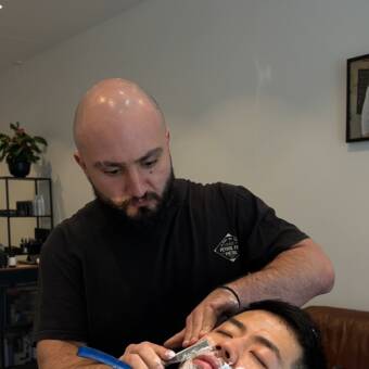 The avatar of Andrew