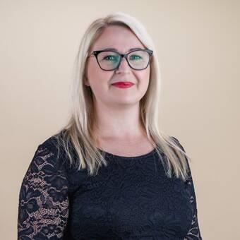 次のアバター： Anita