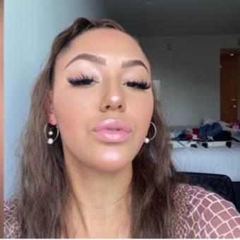 次のアバター： Rochelle