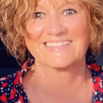 The avatar of Debbie