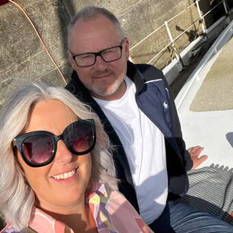 次のアバター： Julie