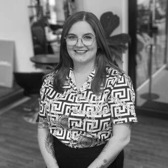 الصورة الرمزية لـ Monique