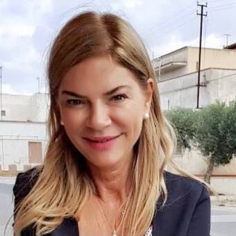 الصورة الرمزية لـ Cinzia