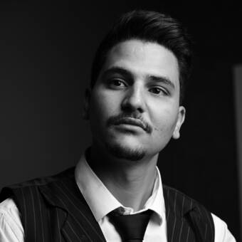 次のアバター： Youssef