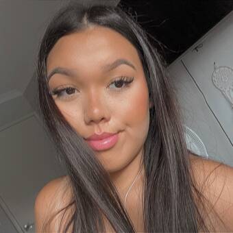 次のアバター： Chloe