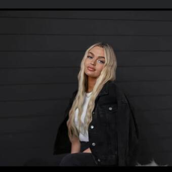 The avatar of Shellee