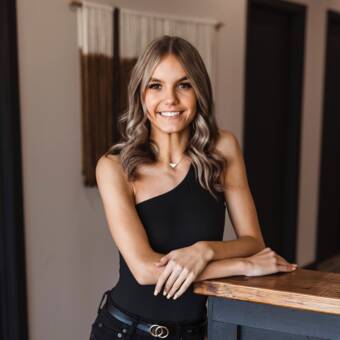 The avatar of Mikayla