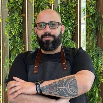 次のアバター： Charbel