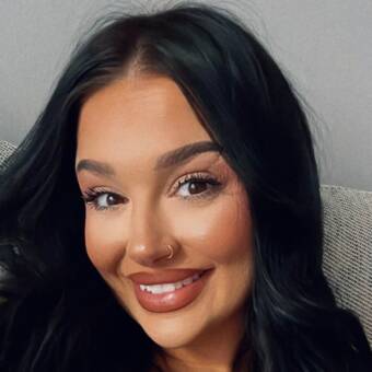 The avatar of Nicole