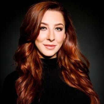 次のアバター： Naomi