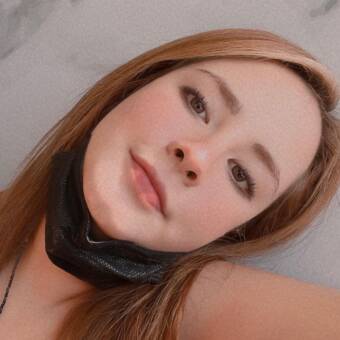 次のアバター： Adriana