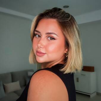 次のアバター： Lisa