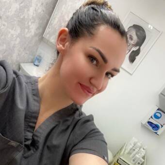 Henkilön Laura avatar