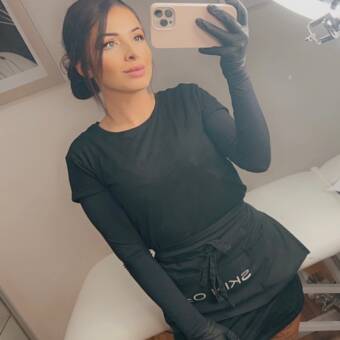 Alina-Maria的头像