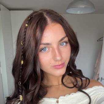The avatar of Darcey