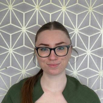 The avatar of Lauren