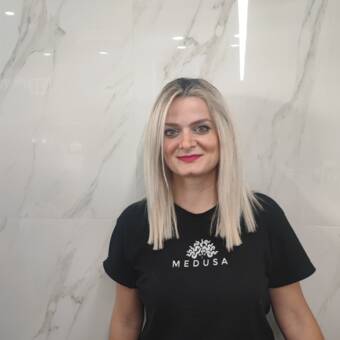 次のアバター： ΝΙΝΑ