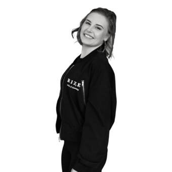 The avatar of Jennifer