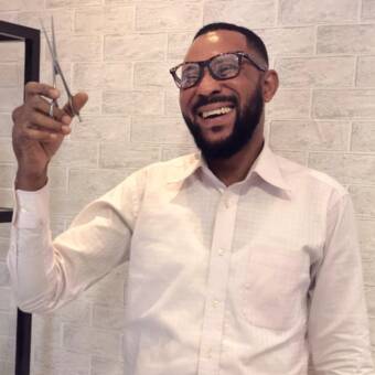 次のアバター： Jones Babatunde