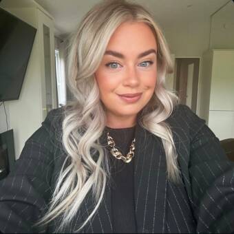 次のアバター： Jess