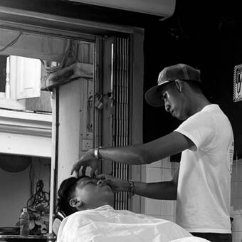 AZEEQ.PDMpseudoportretas