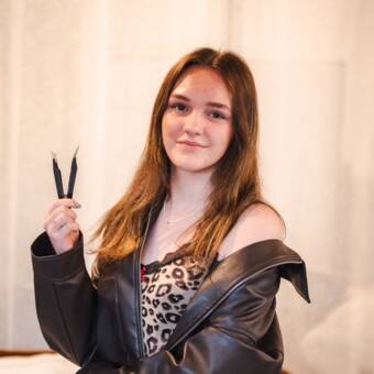 的化身 Chloe Faith