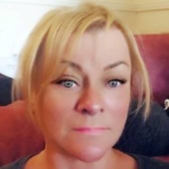 次のアバター： Natalie