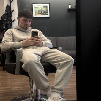 Аватарът на Sam