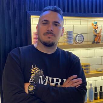 The avatar of Alejandro