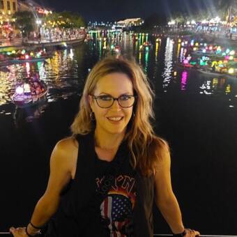 次のアバター： Alison