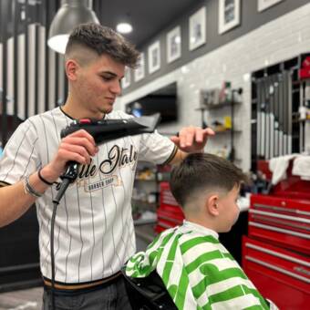 次のアバター： Luca