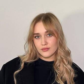 الصورة الرمزية لـ Kristina