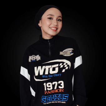 الصورة الرمزية لـ Naomi