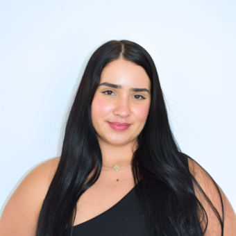 次のアバター： Nicole