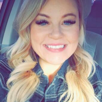 次のアバター： Nicole