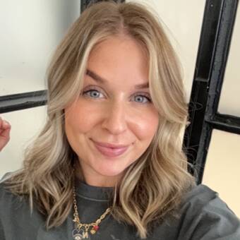 The avatar of Courtney