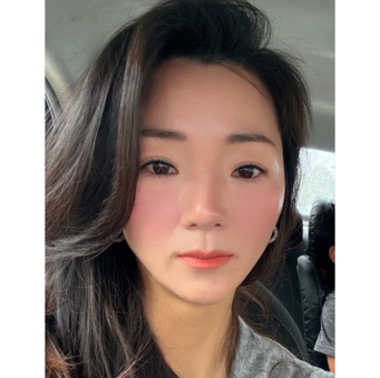 The avatar of Senior Stylist SUE