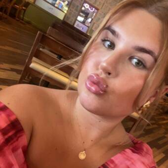 The avatar of Ashleigh