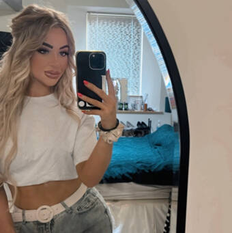 الصورة الرمزية لـ Lydia