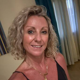 Hình đại diện của Emily