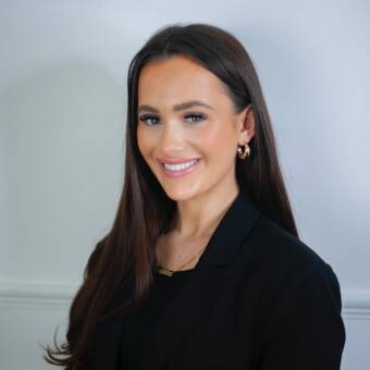 的化身 Maisie Smith -