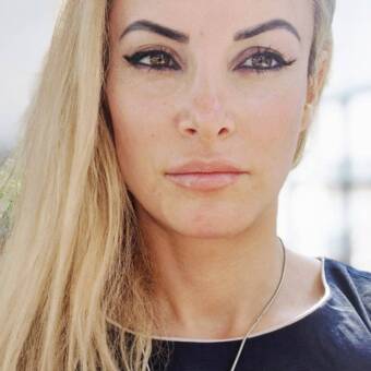 Henkilön Elina avatar