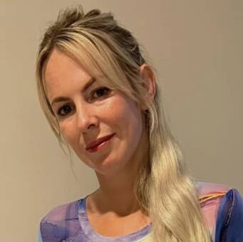 الصورة الرمزية لـ Lyndsey