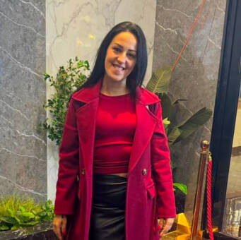 次のアバター： Sara