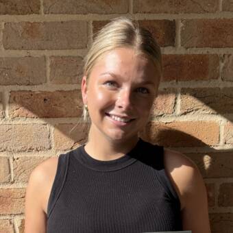 次のアバター： Maggie