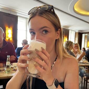 次のアバター： Aleksandra