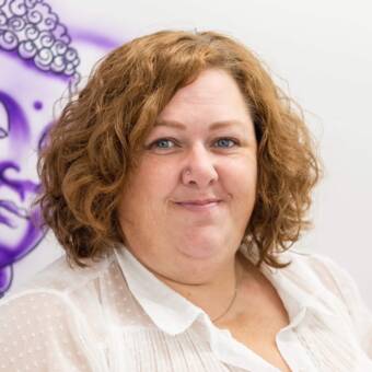 الصورة الرمزية لـ Lorraine