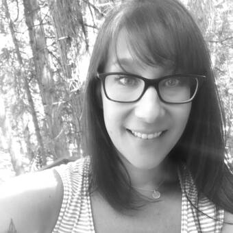 The avatar of Lauren