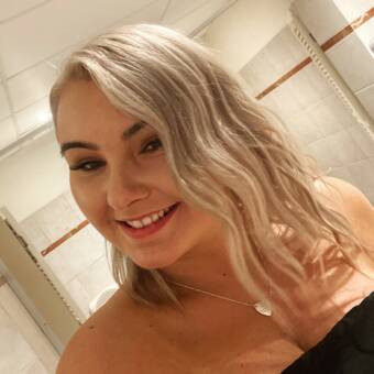 The avatar of Dennika