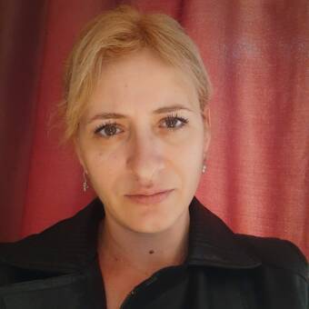 The avatar of Corina